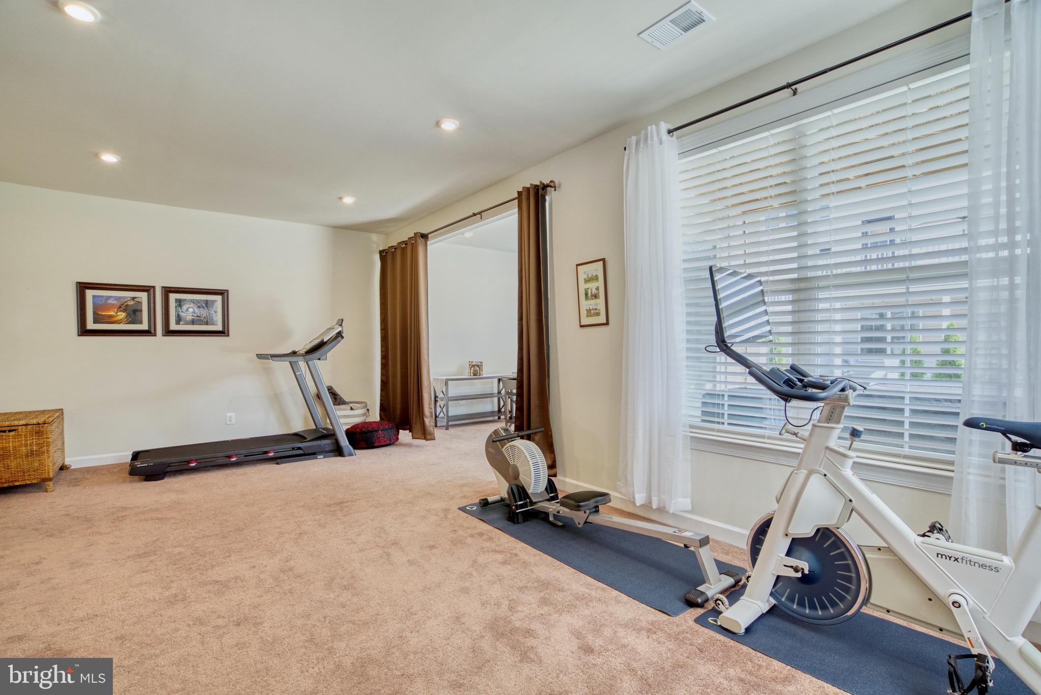8109 Zoe PLACE