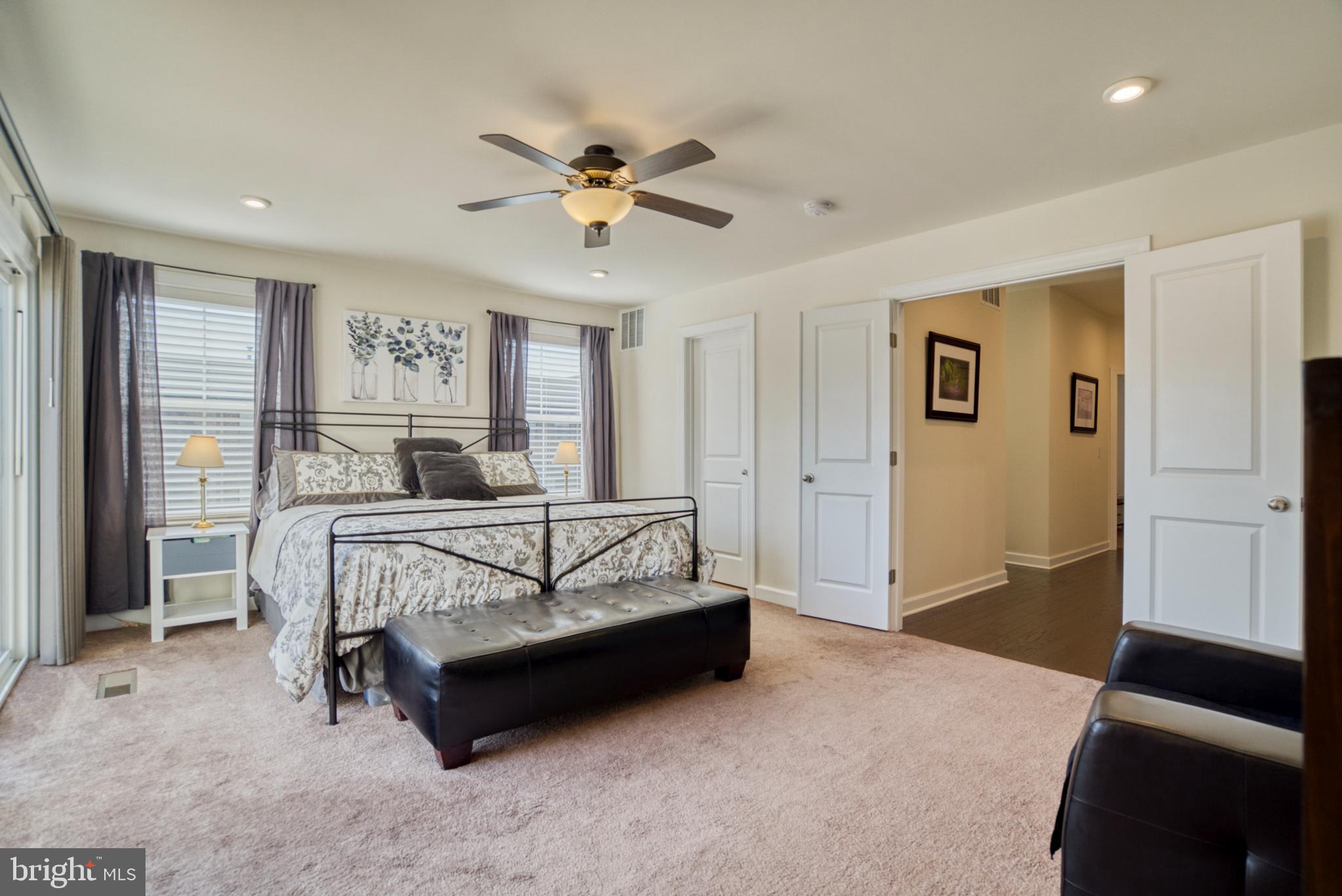 8109 Zoe PLACE