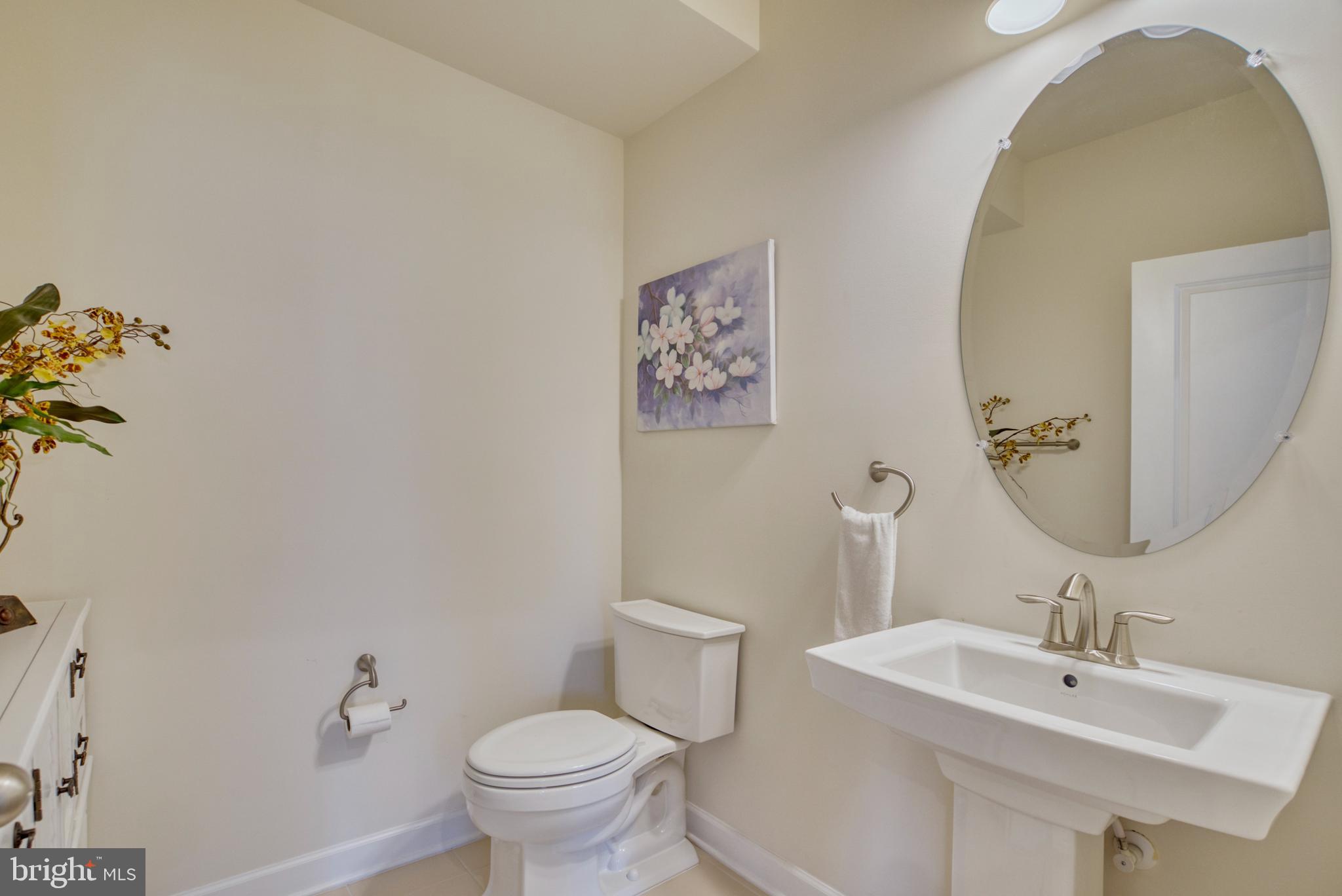 8109 Zoe PLACE