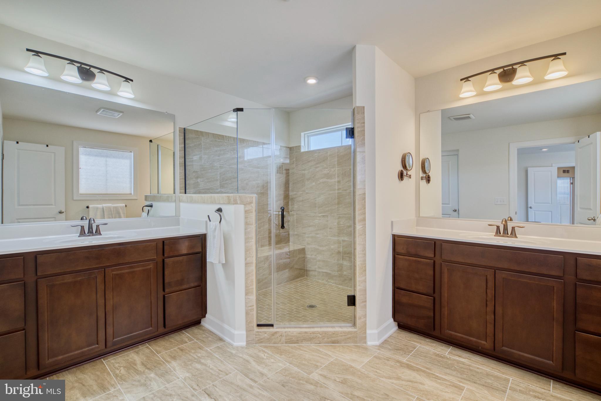 8109 Zoe PLACE