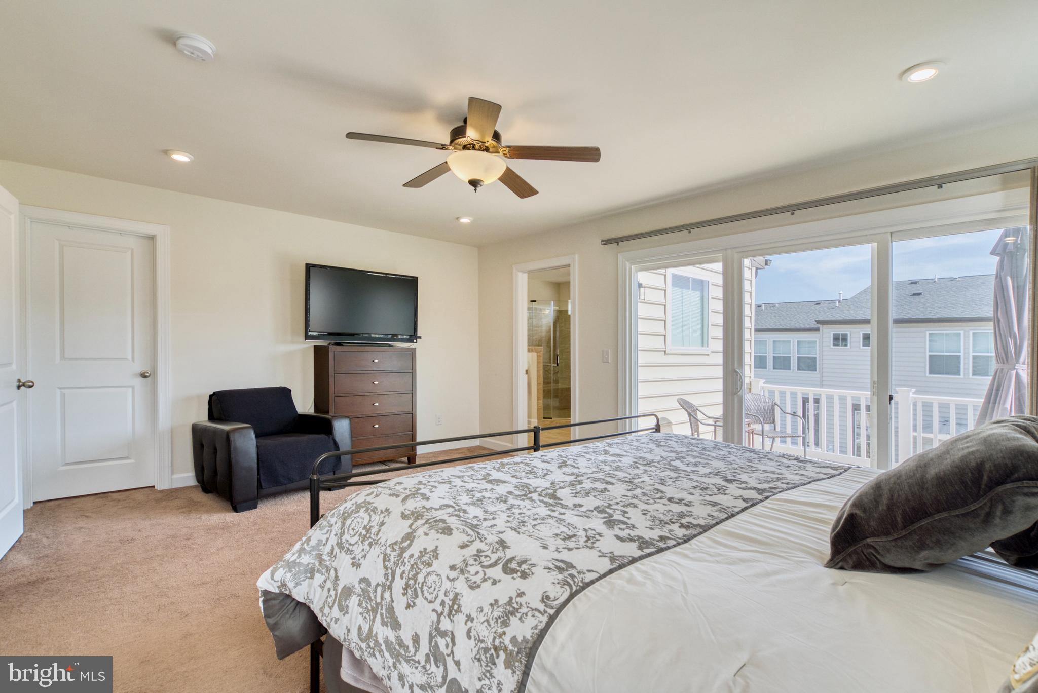 8109 Zoe PLACE