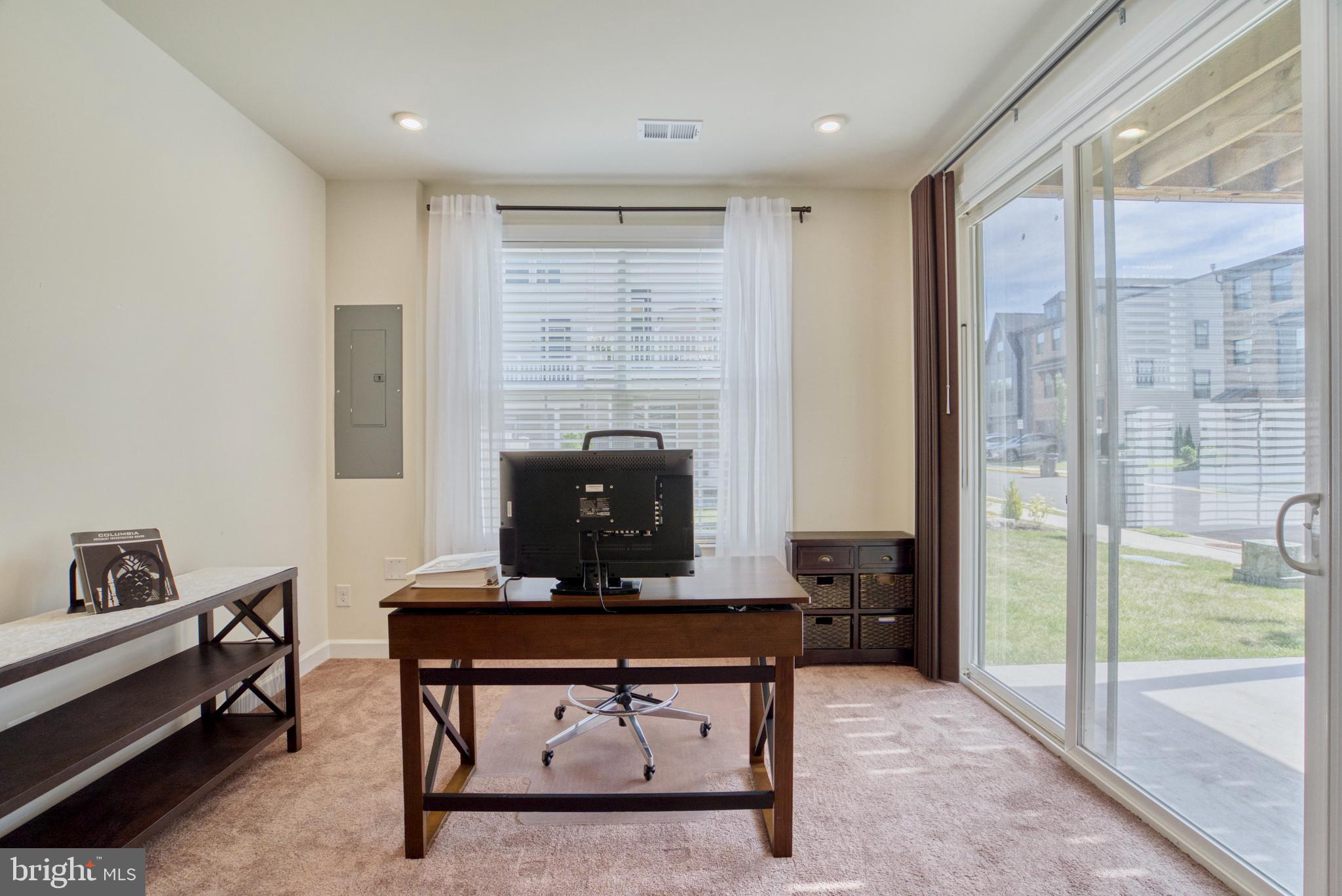 8109 Zoe PLACE