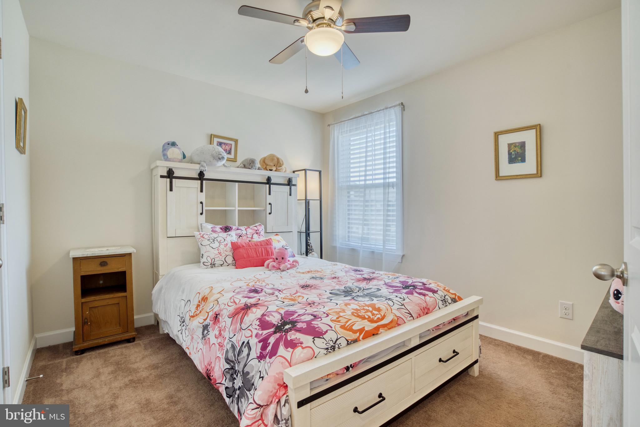 8109 Zoe PLACE