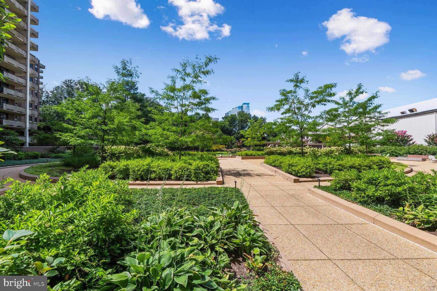 1800 Old Meadow ROAD Unit: 711