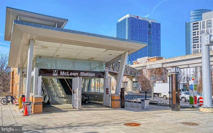 1800 Old Meadow ROAD Unit: 711