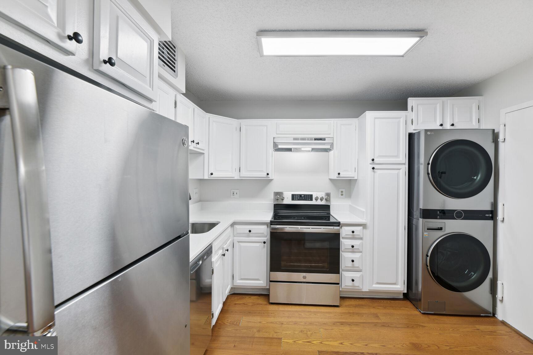 1800 Old Meadow ROAD Unit: 711