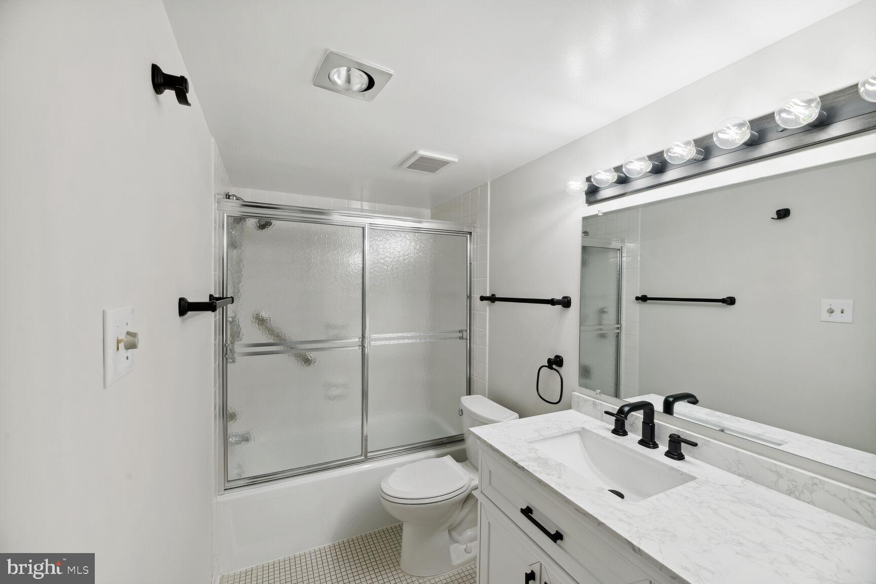 1800 Old Meadow ROAD Unit: 711