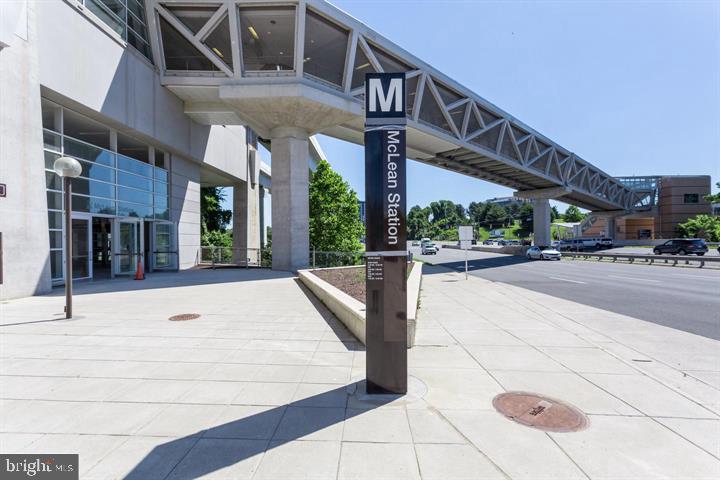 1800 Old Meadow ROAD Unit: 711
