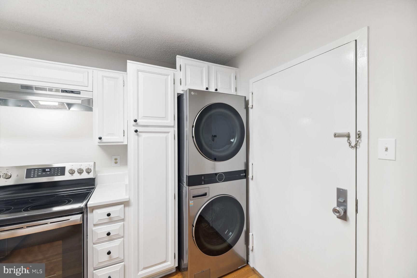 1800 Old Meadow ROAD Unit: 711