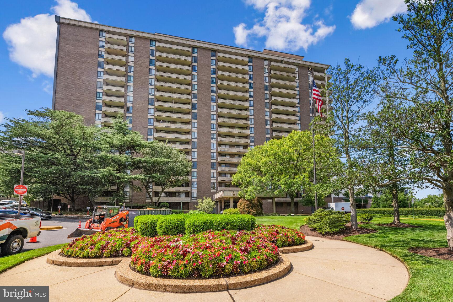 1800 Old Meadow ROAD Unit: 711