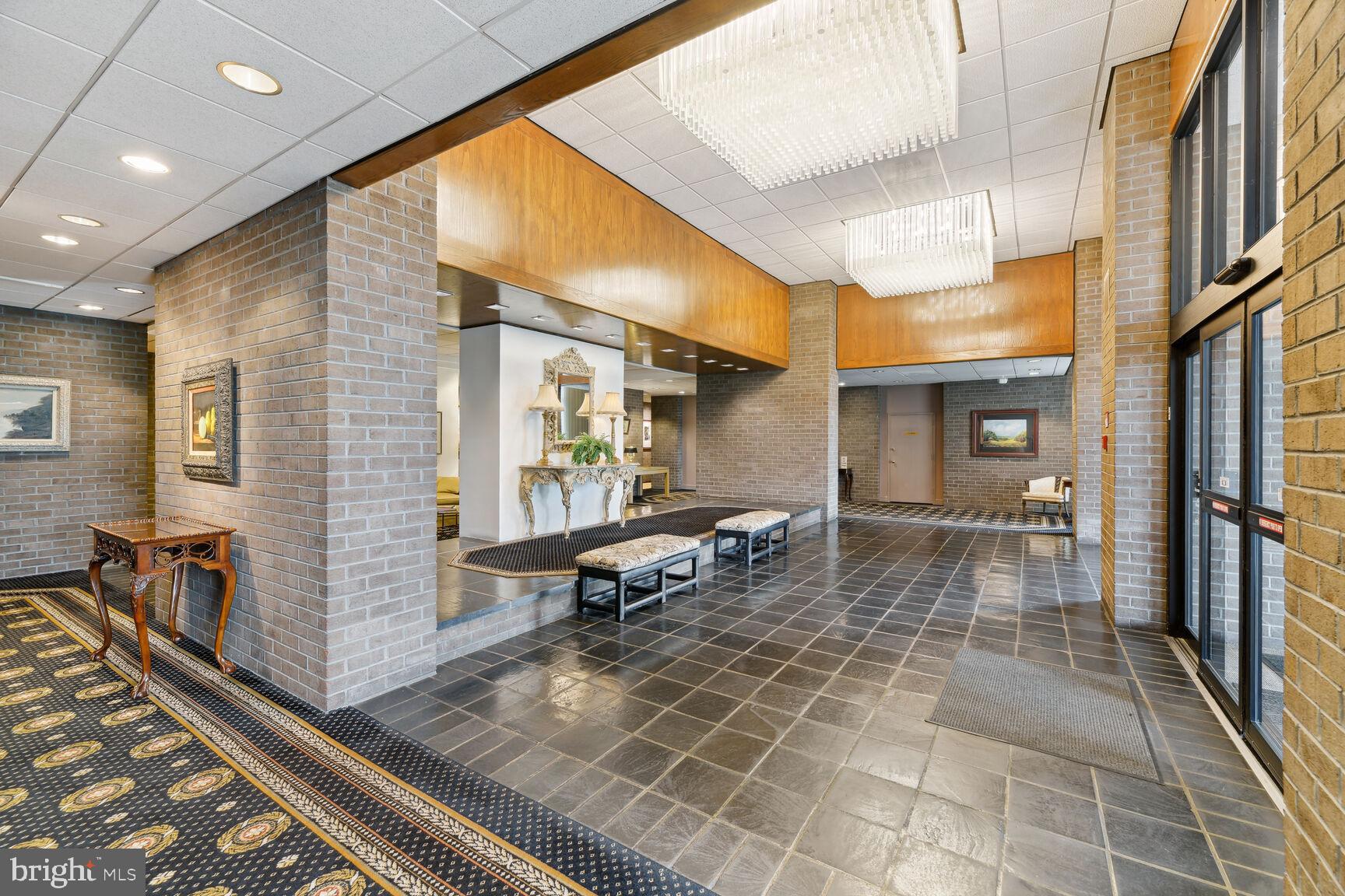 1800 Old Meadow ROAD Unit: 711