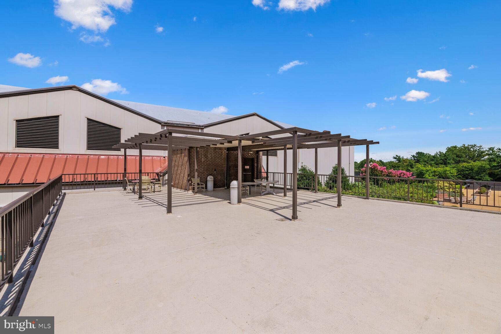 1800 Old Meadow ROAD Unit: 711