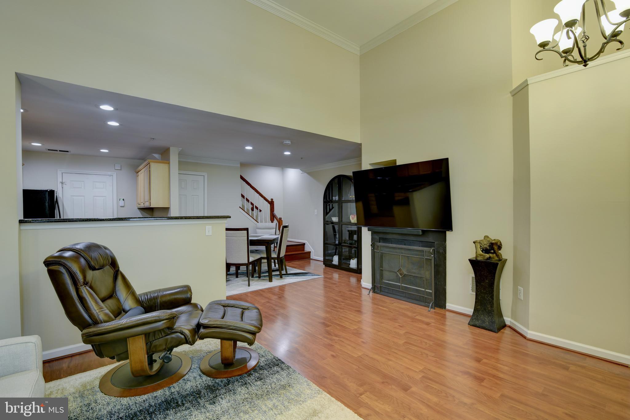 1875 Crescent Park DRIVE Unit: 1875