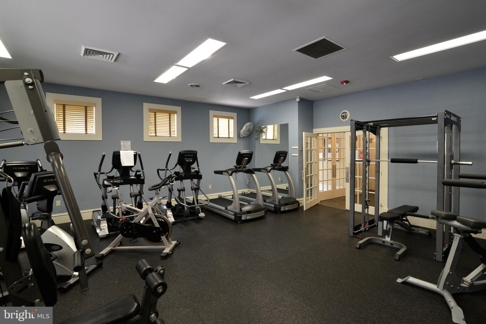 1875 Crescent Park DRIVE Unit: 1875