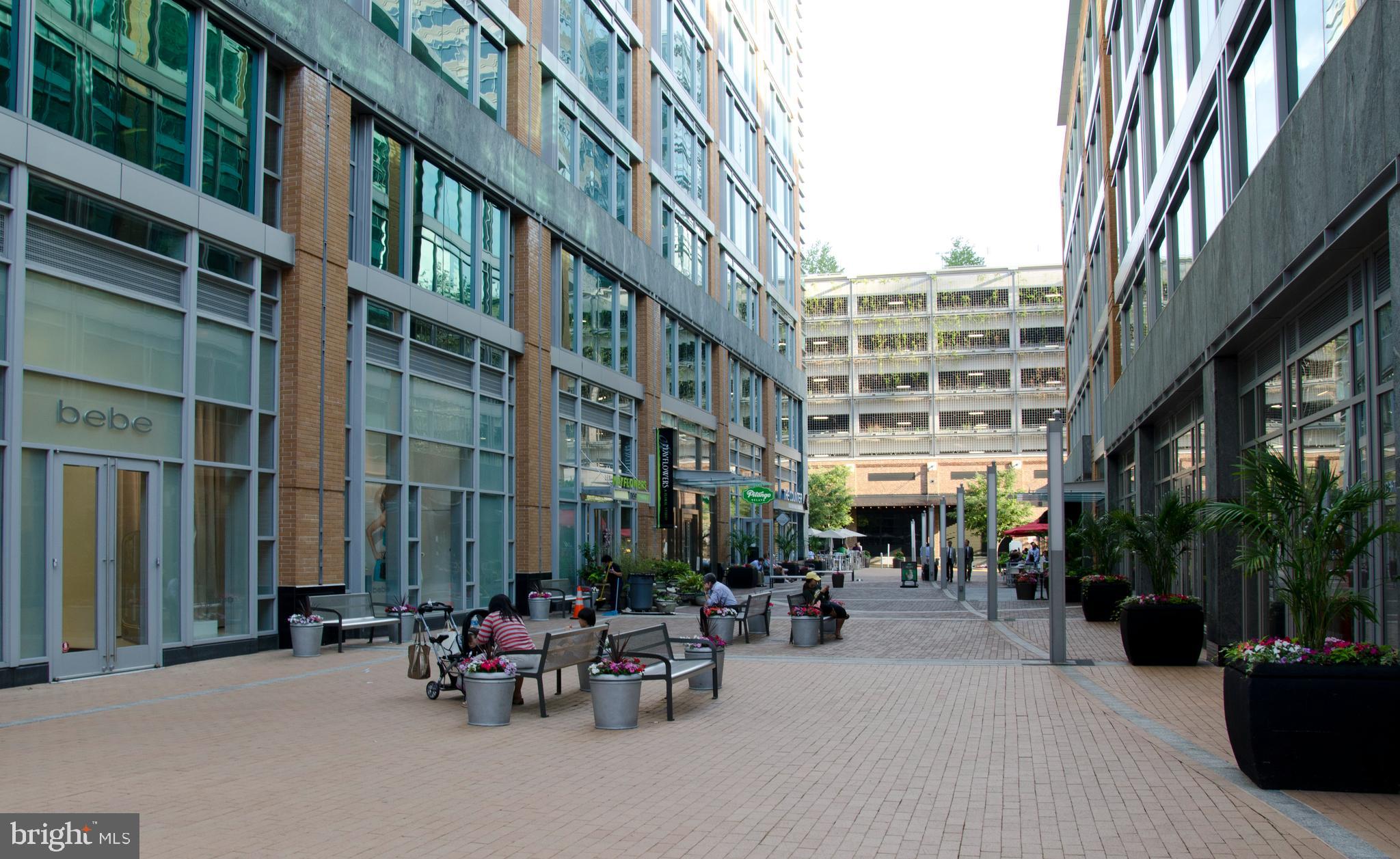 1875 Crescent Park DRIVE Unit: 1875