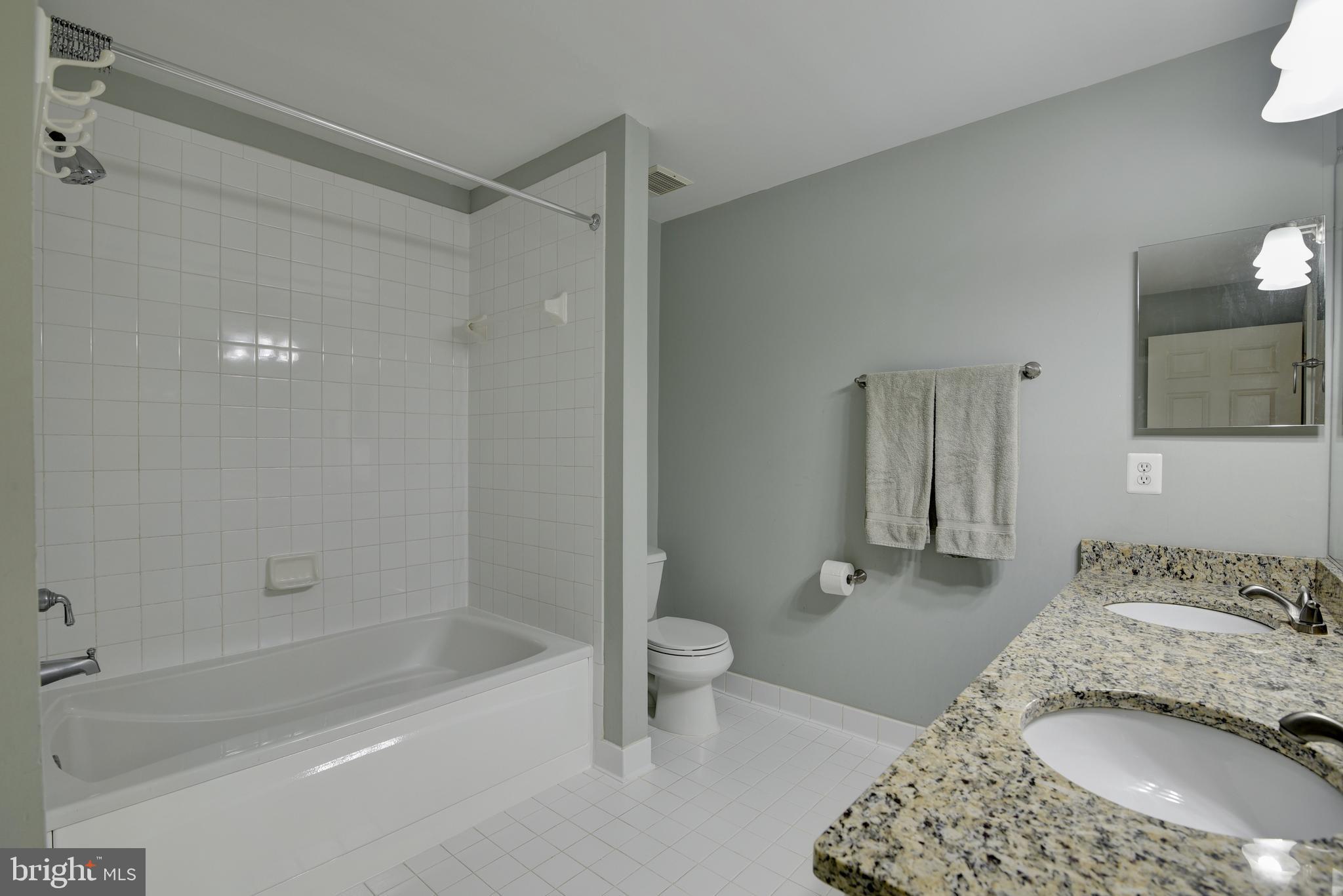 1875 Crescent Park DRIVE Unit: 1875
