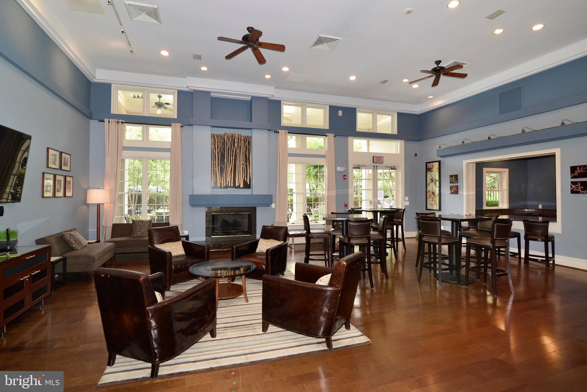 1875 Crescent Park DRIVE Unit: 1875