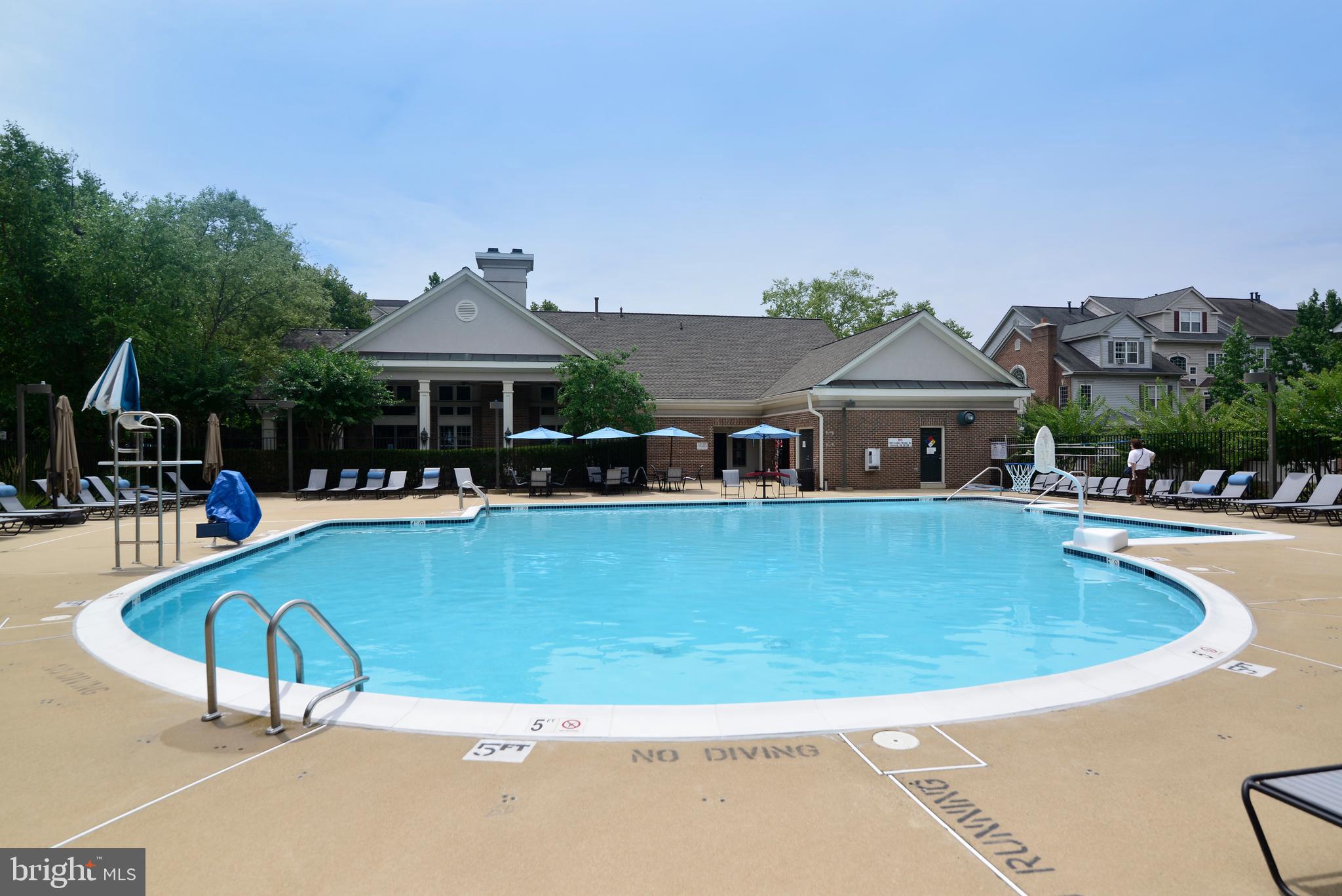 1875 Crescent Park DRIVE Unit: 1875
