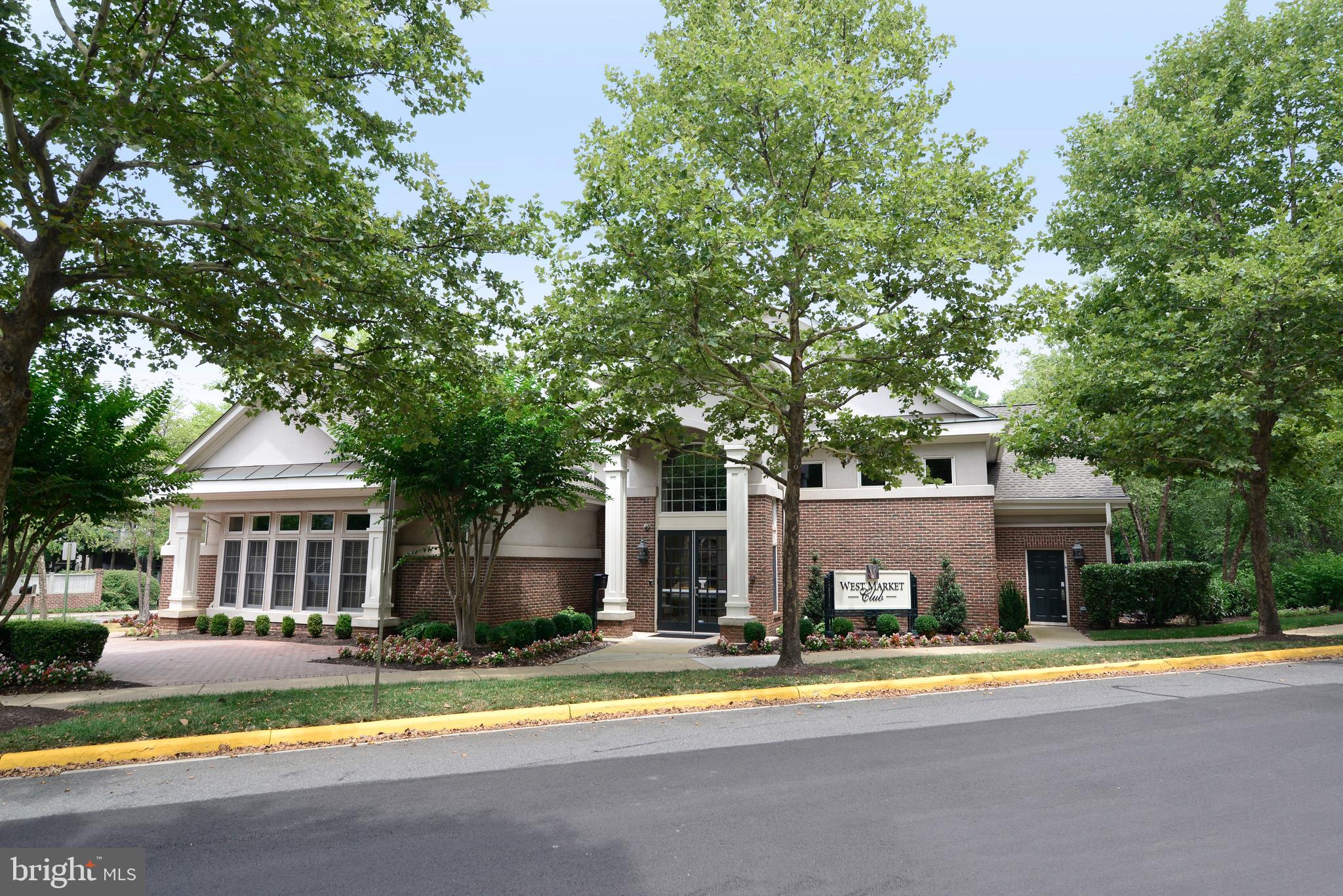 1875 Crescent Park DRIVE Unit: 1875