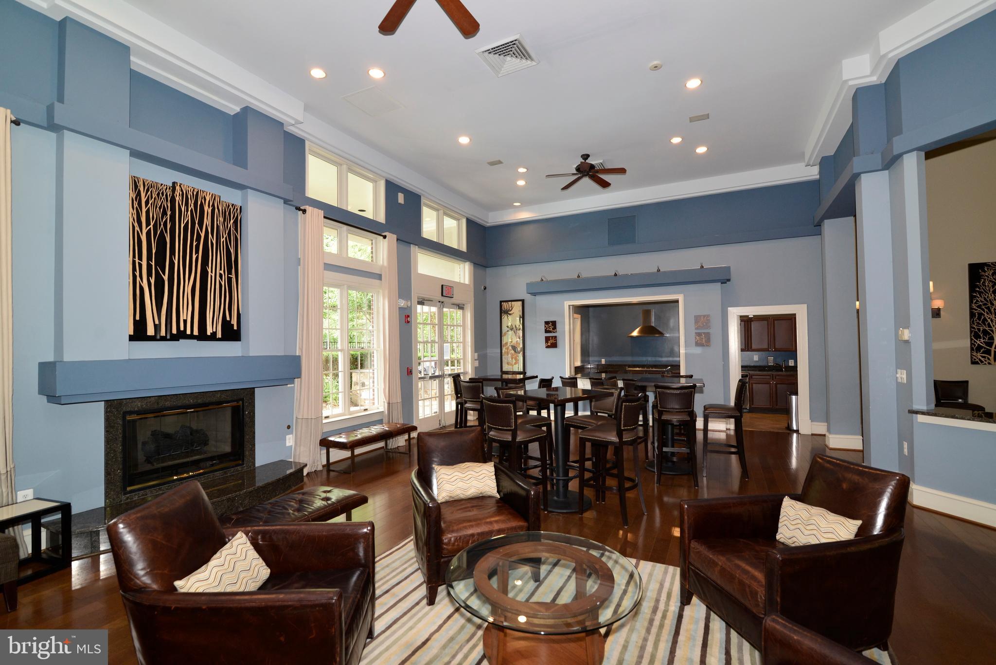 1875 Crescent Park DRIVE Unit: 1875