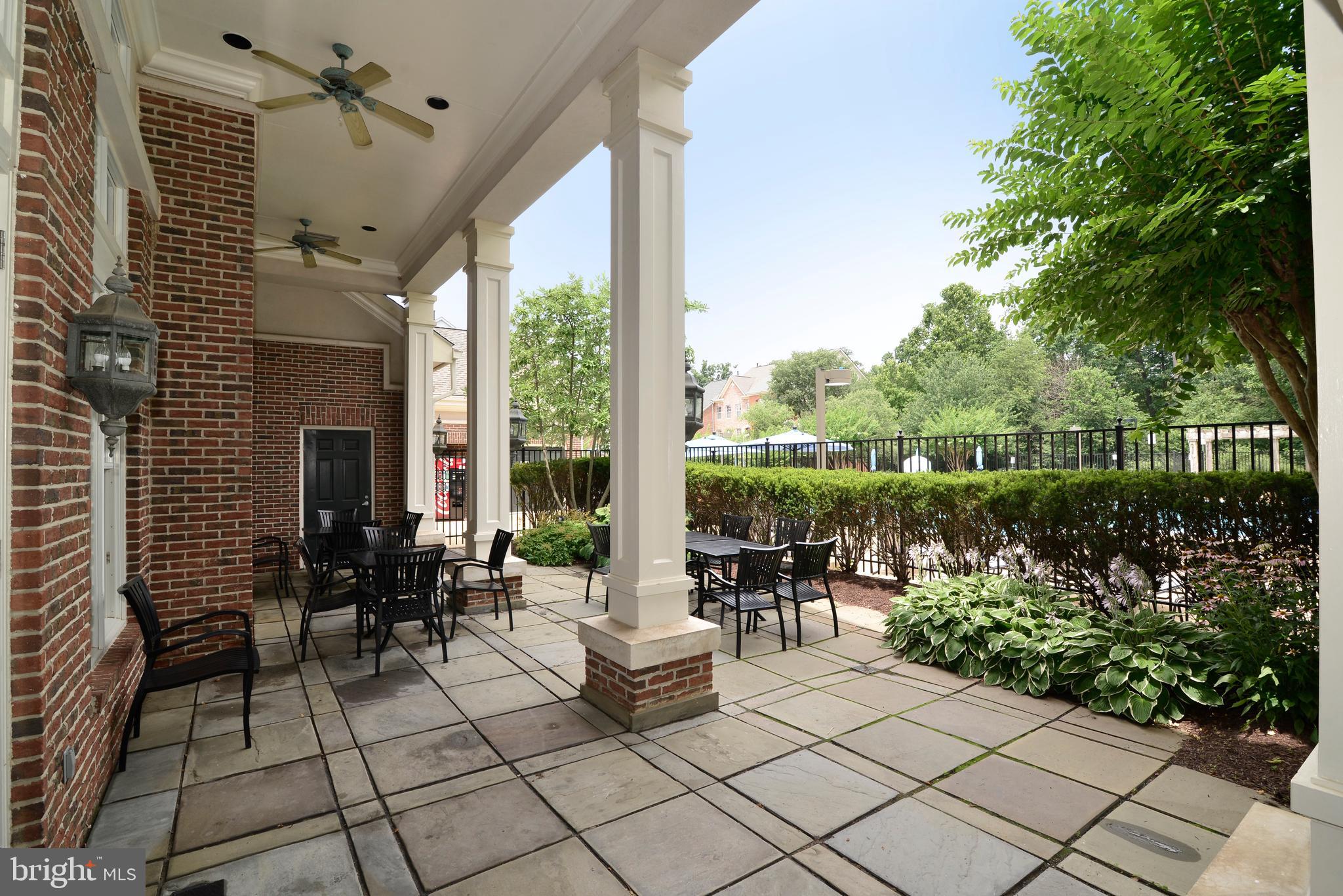 1875 Crescent Park DRIVE Unit: 1875