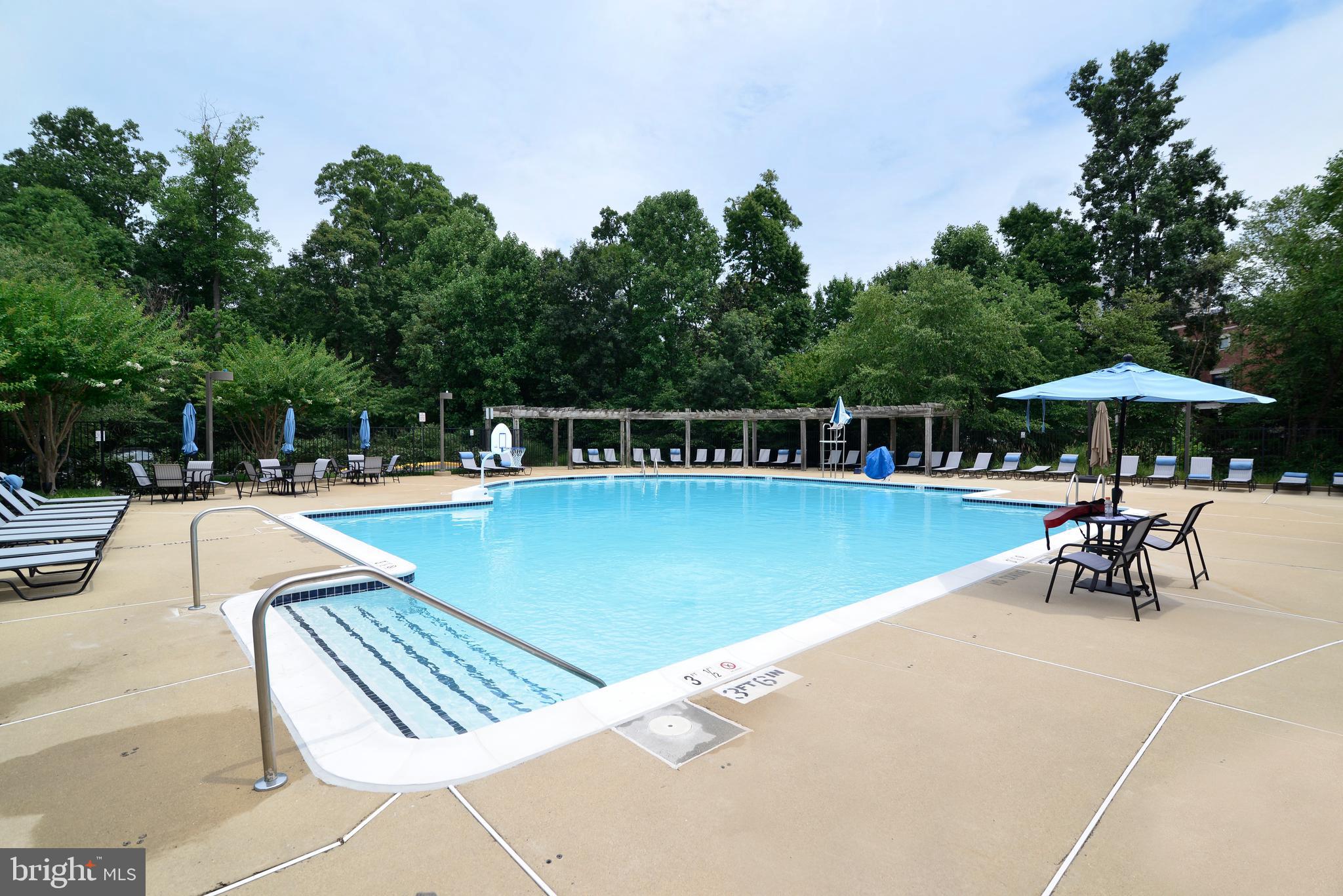 1875 Crescent Park DRIVE Unit: 1875