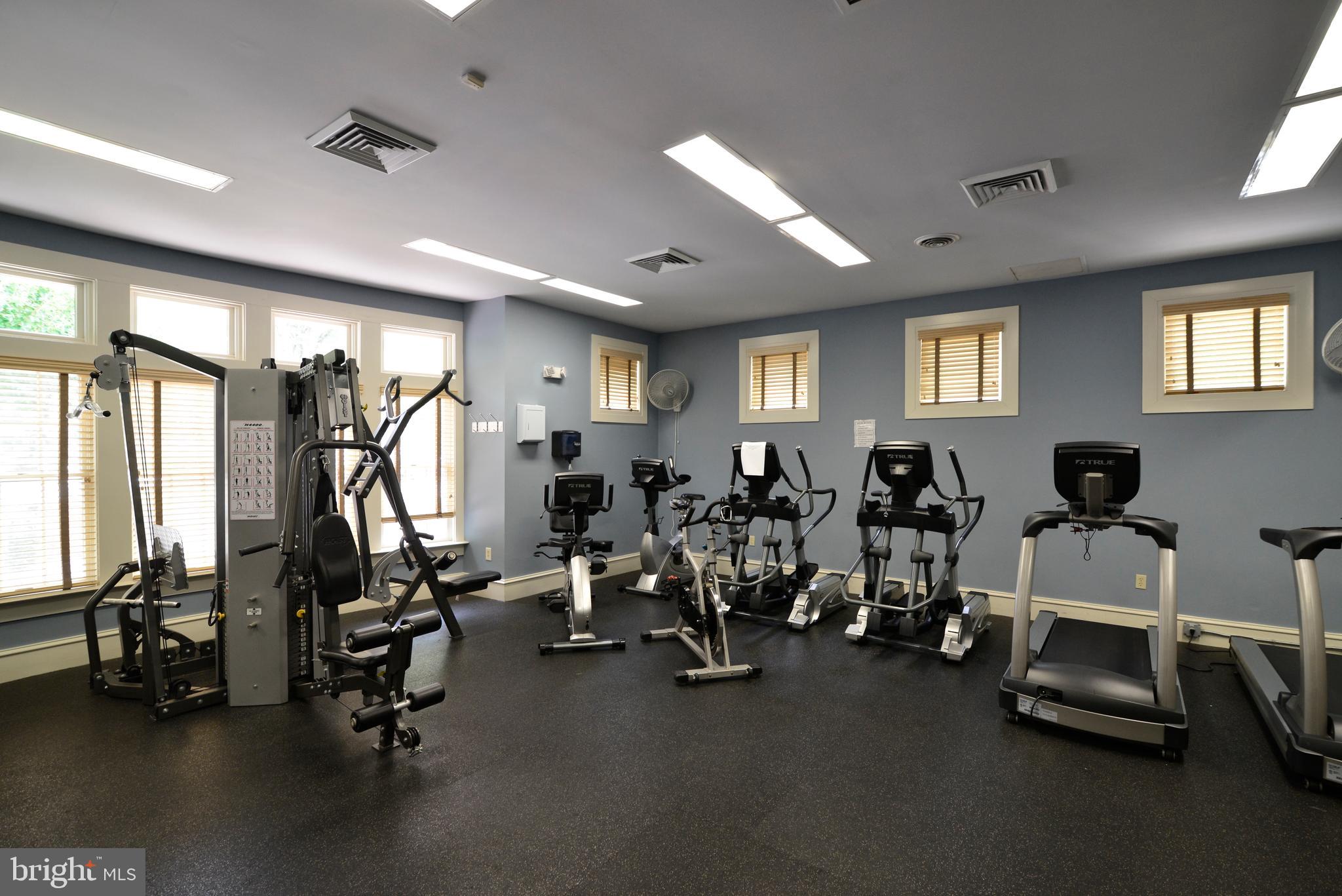 1875 Crescent Park DRIVE Unit: 1875