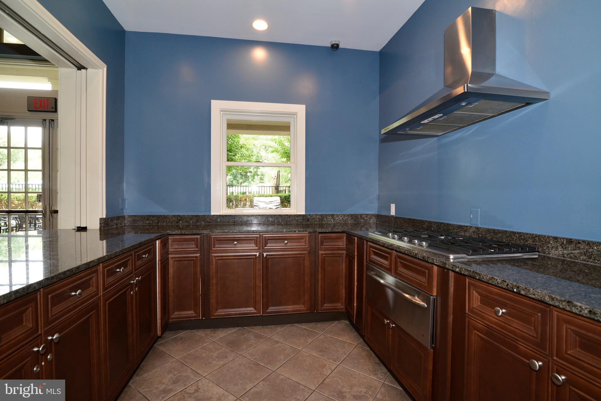 1875 Crescent Park DRIVE Unit: 1875