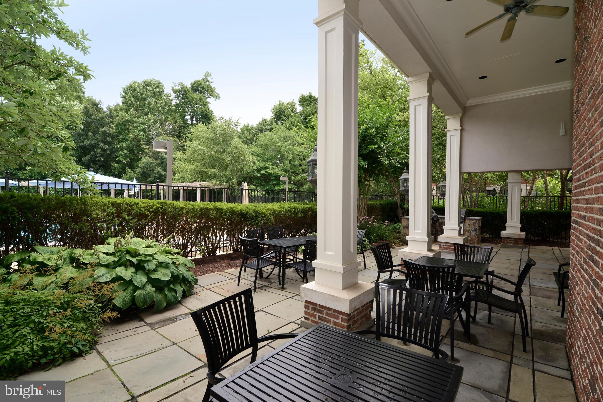 1875 Crescent Park DRIVE Unit: 1875