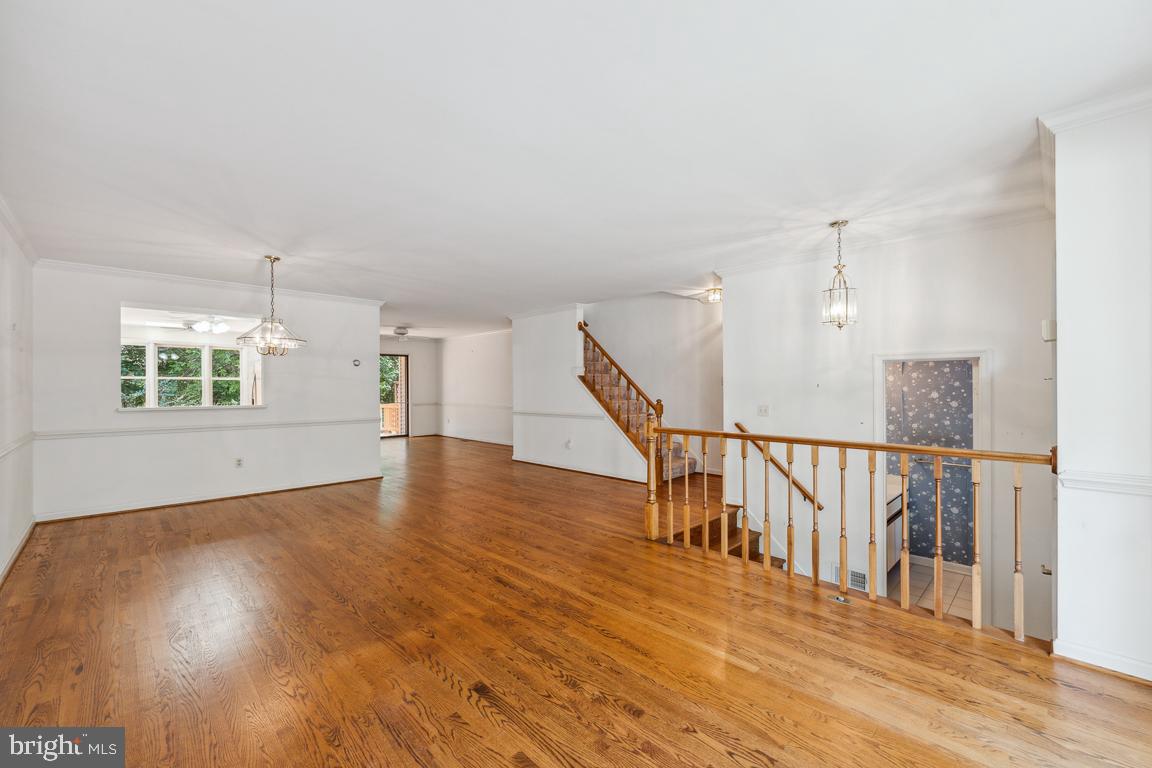 7919 Valleyfield DRIVE