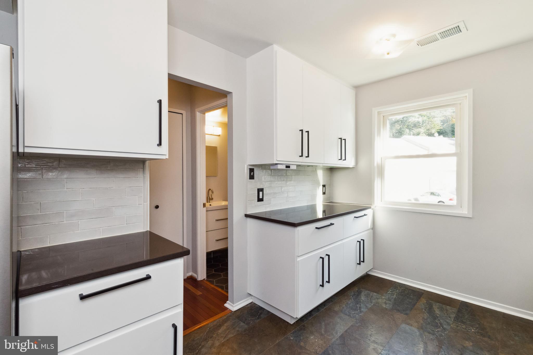 5112 Arrit COURT