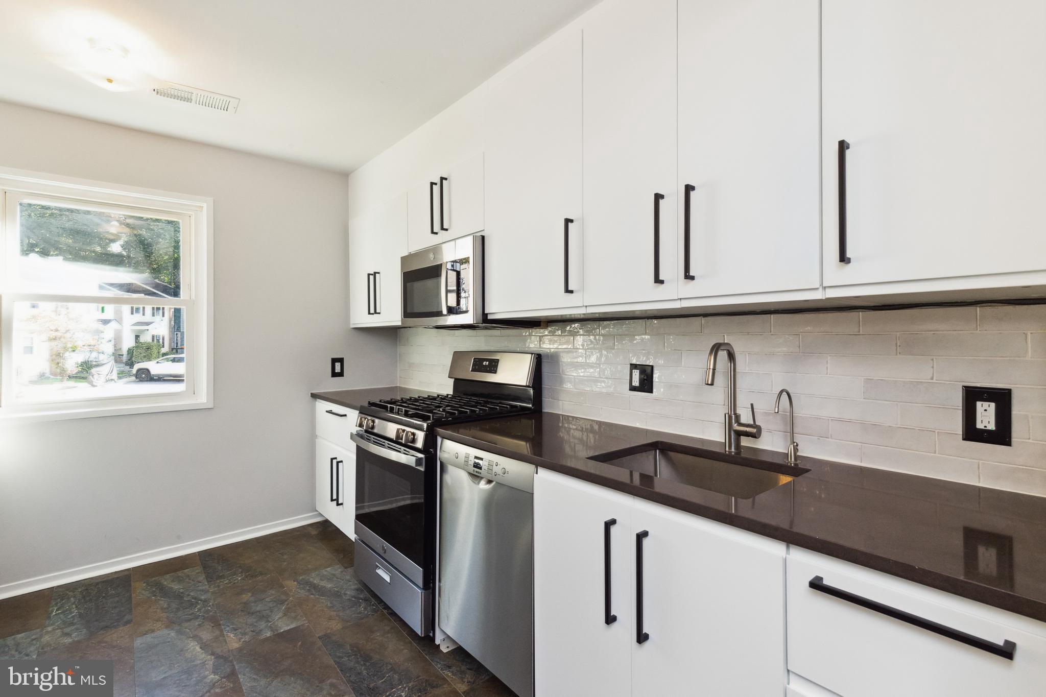 5112 Arrit COURT