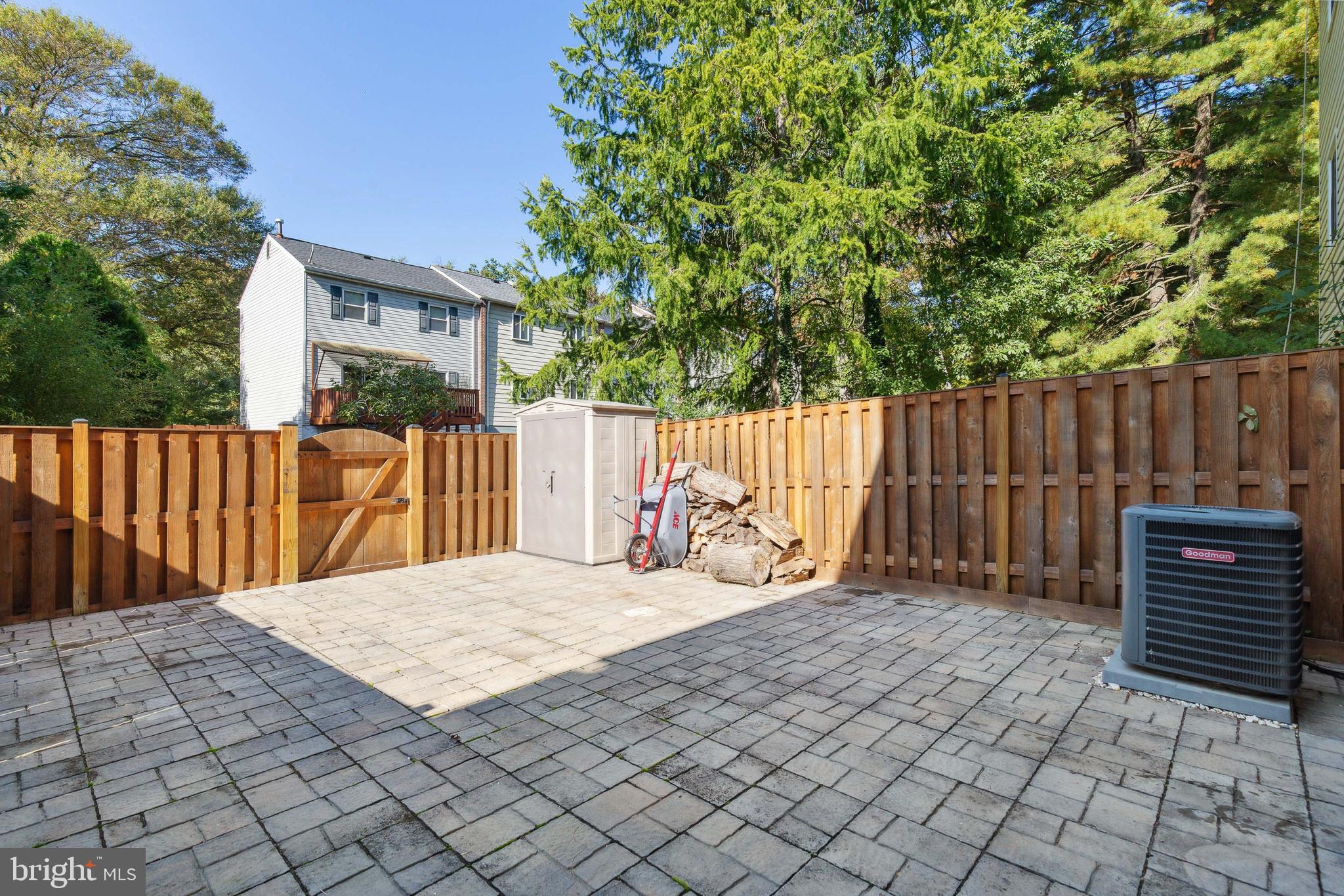 5112 Arrit COURT