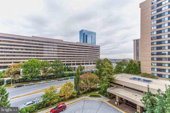 3709 E George Mason DRIVE Unit: 513 E