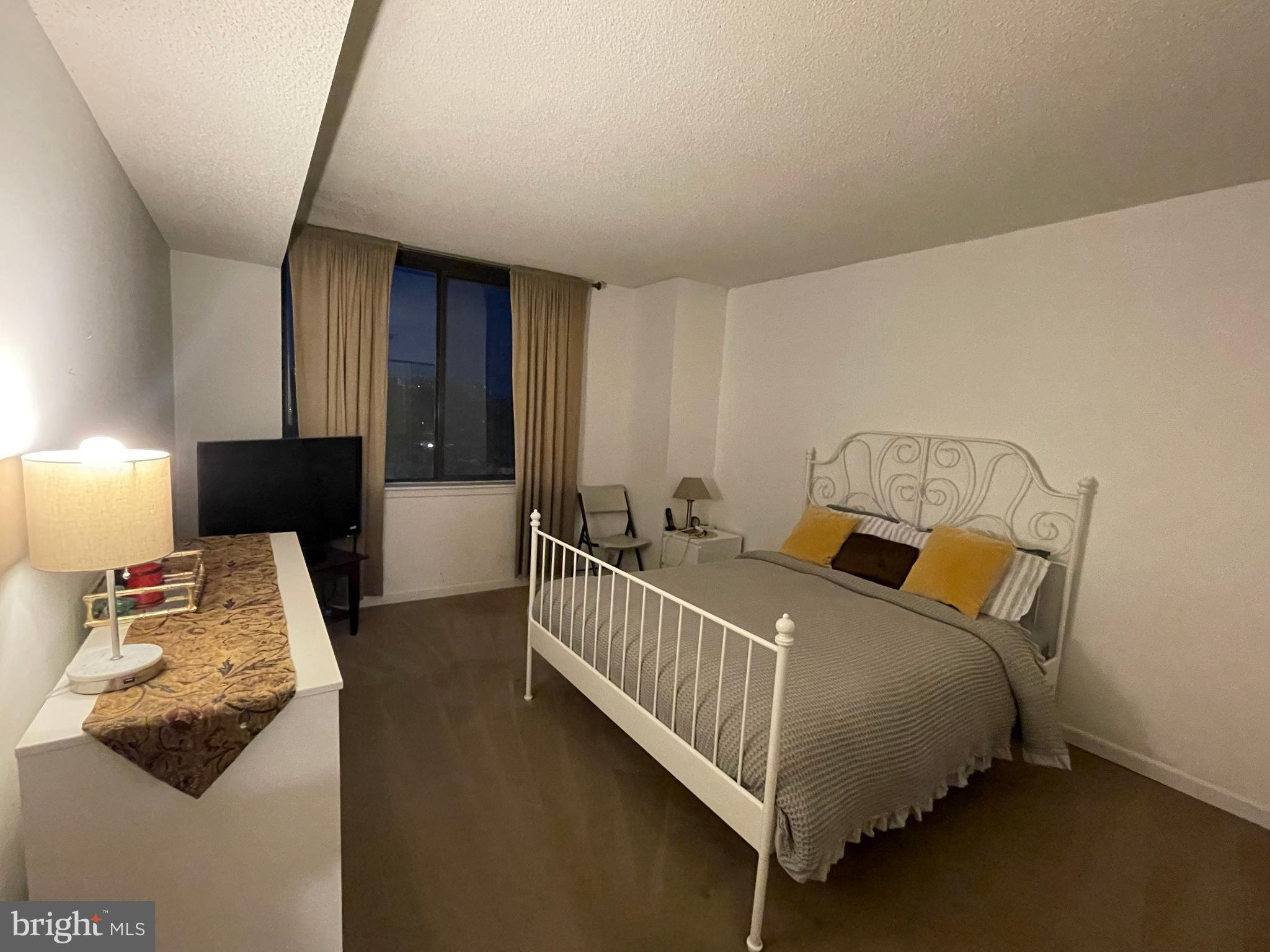3709 E George Mason DRIVE Unit: 513 E