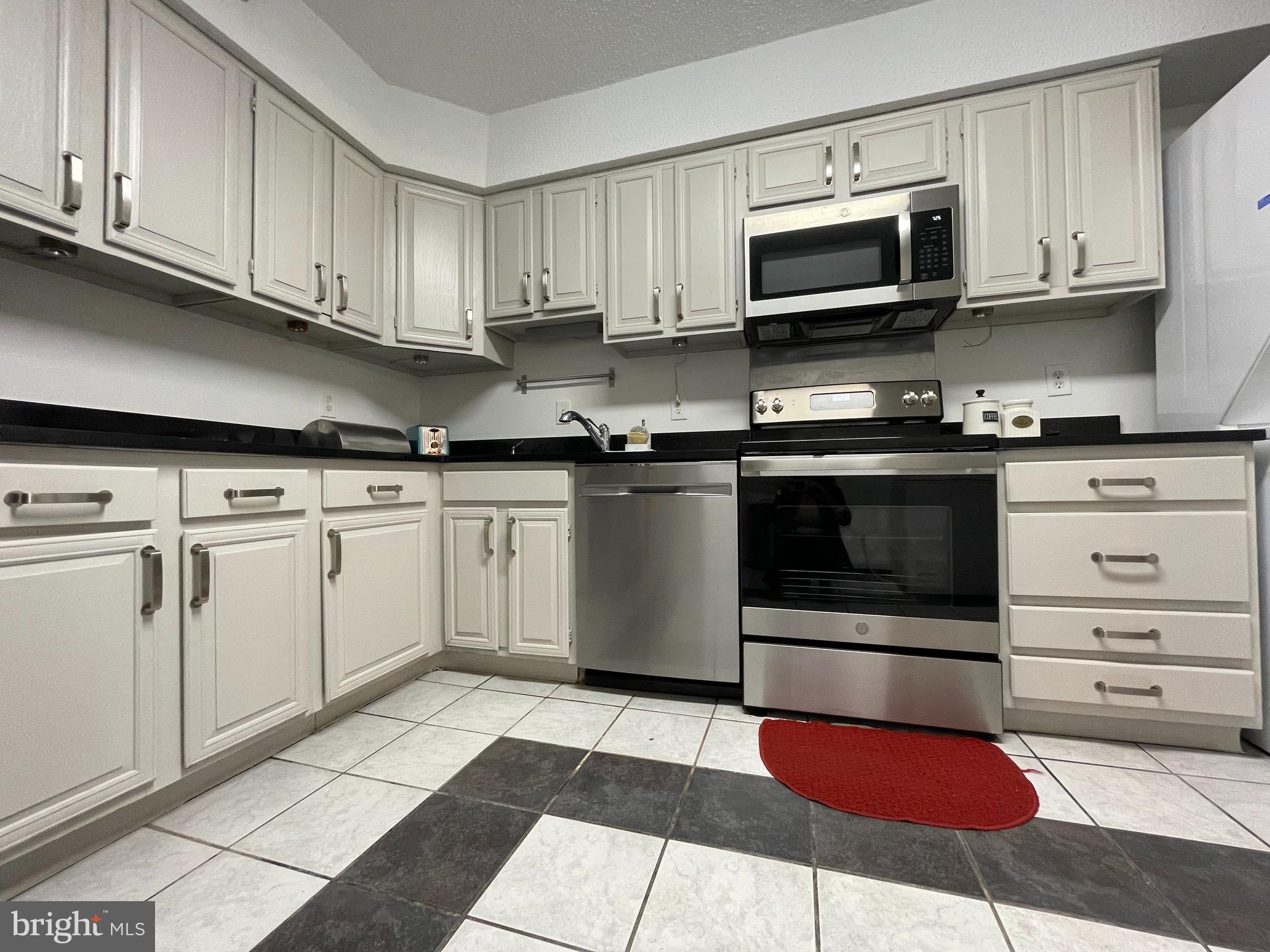 3709 E George Mason DRIVE Unit: 513 E