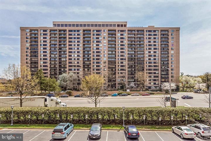 3709 E George Mason DRIVE Unit: 513 E