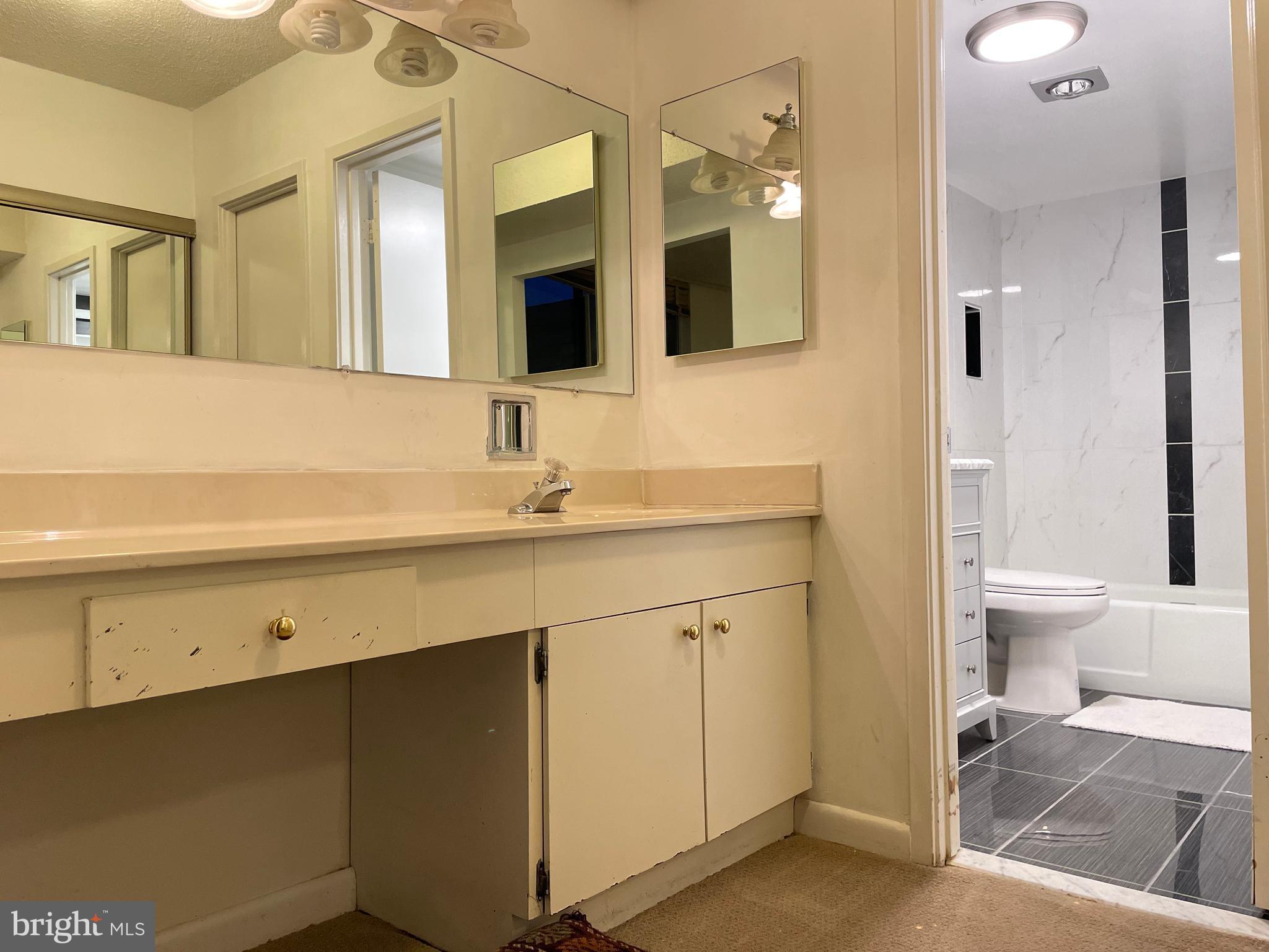 3709 E George Mason DRIVE Unit: 513 E