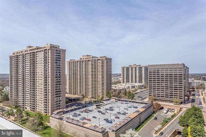 3709 E George Mason DRIVE Unit: 513 E