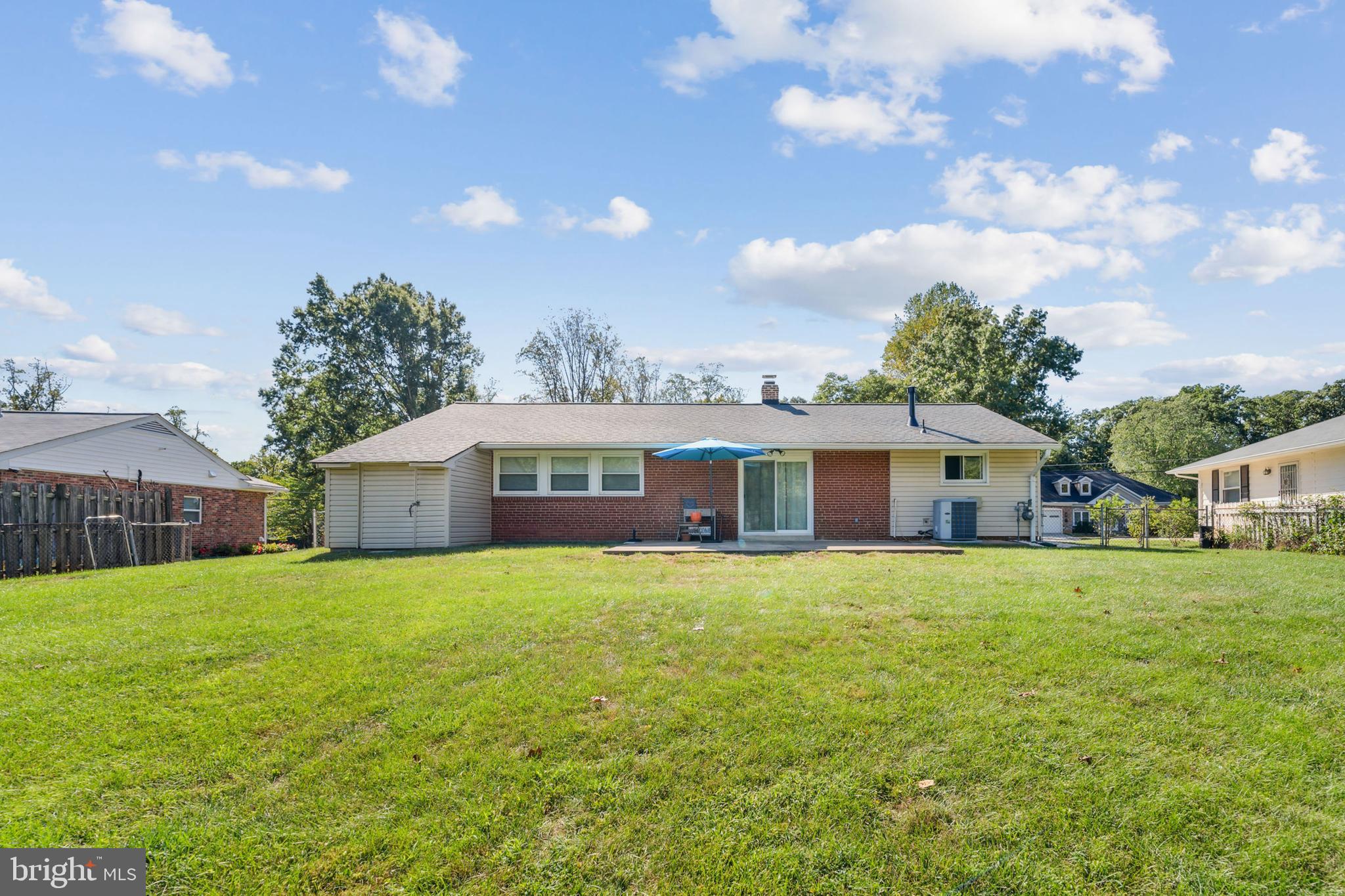 5515 Inverchapel ROAD