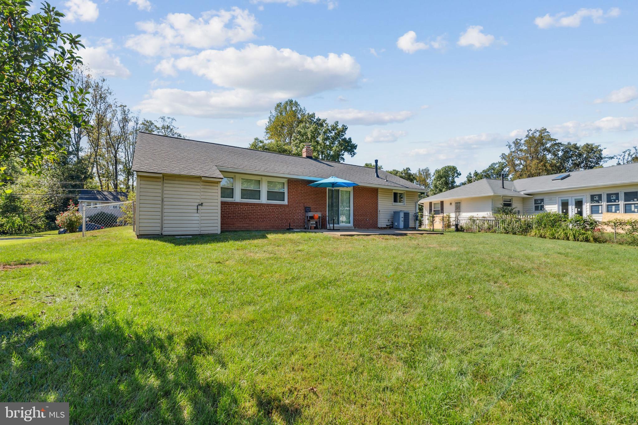 5515 Inverchapel ROAD