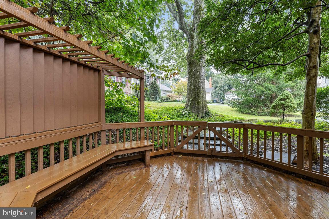 9947 Hemlock Woods LANE