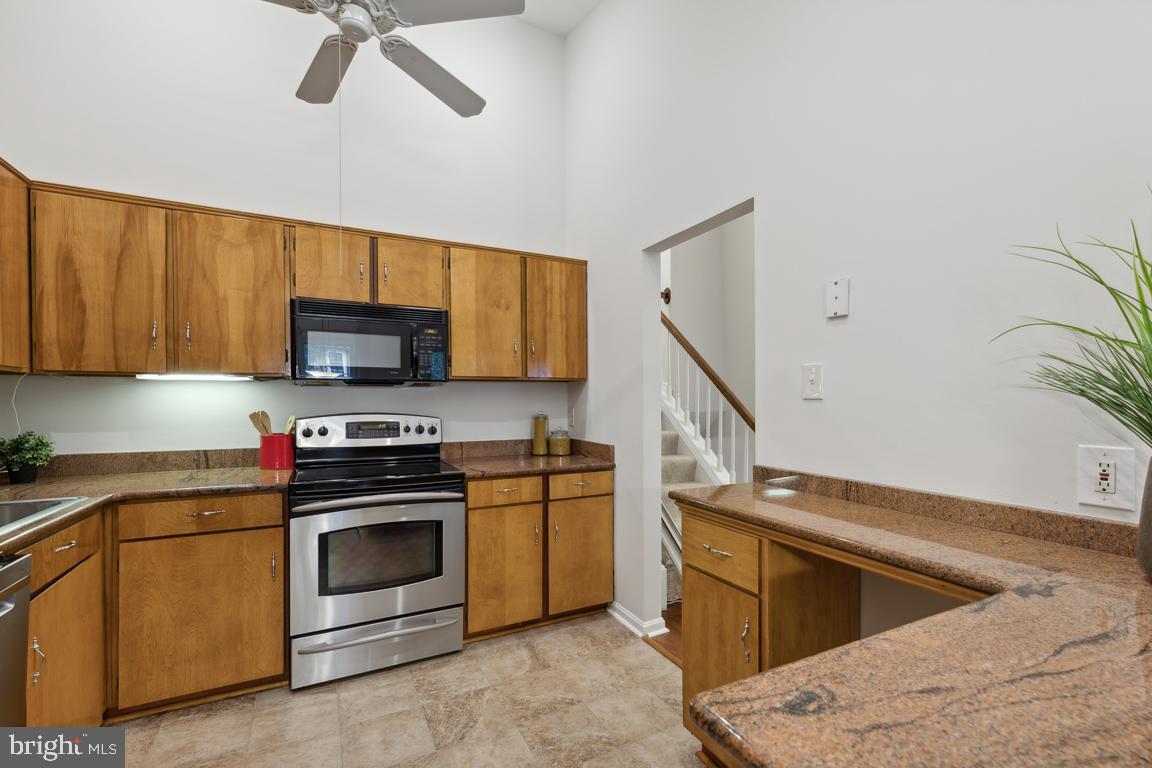 9947 Hemlock Woods LANE