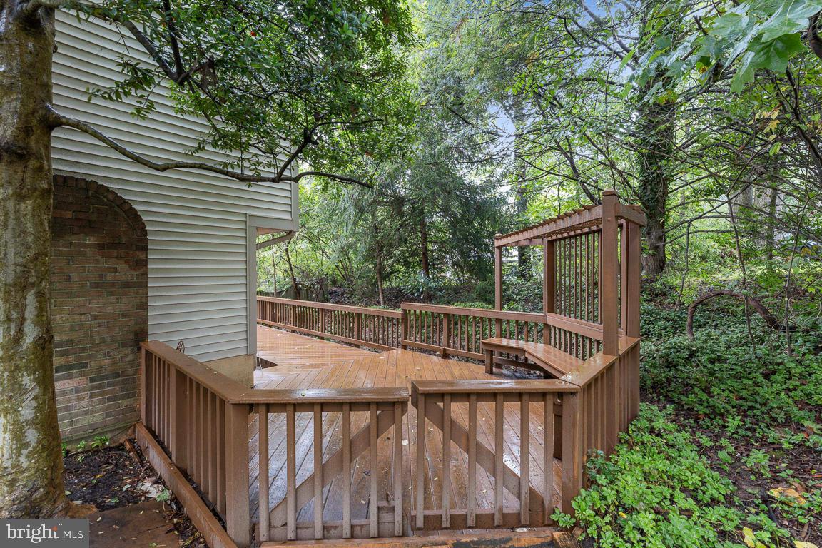 9947 Hemlock Woods LANE