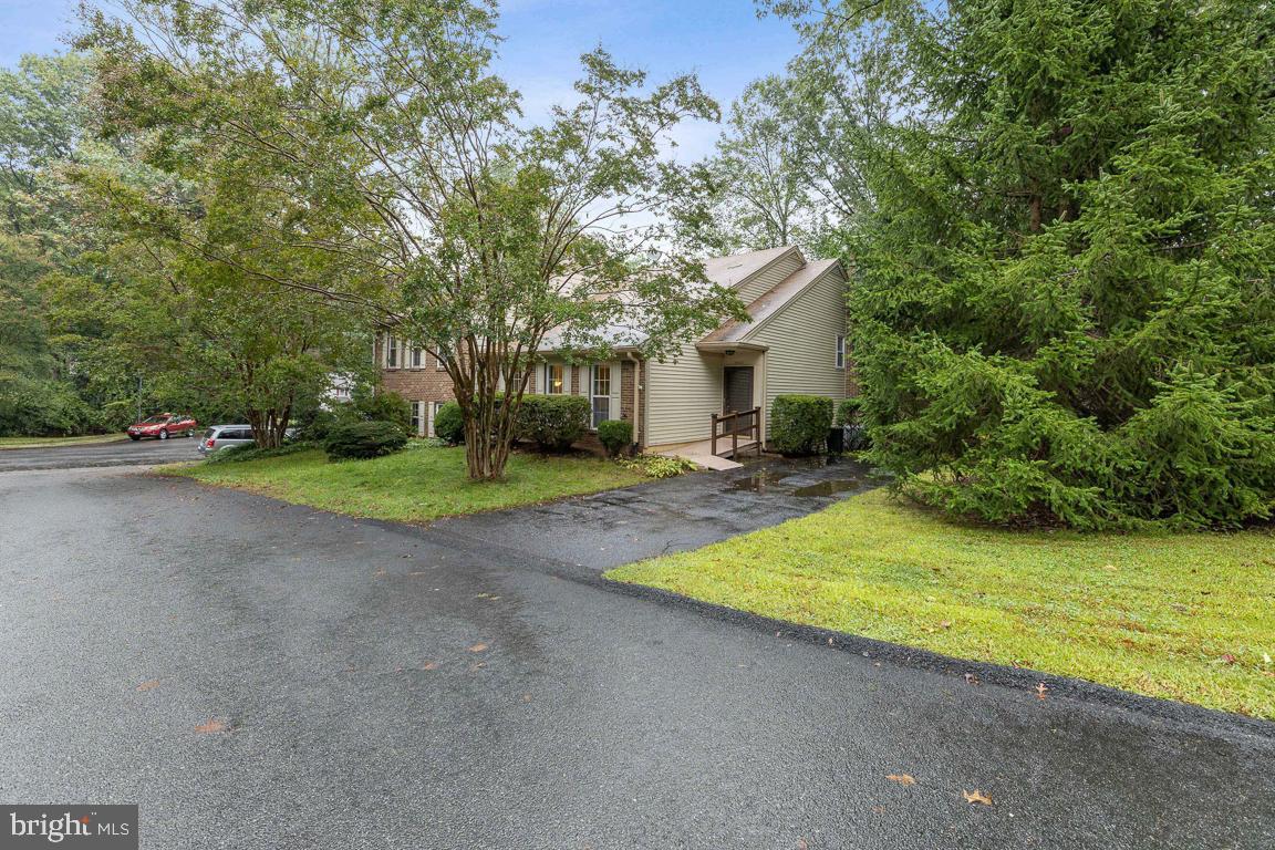 9947 Hemlock Woods LANE