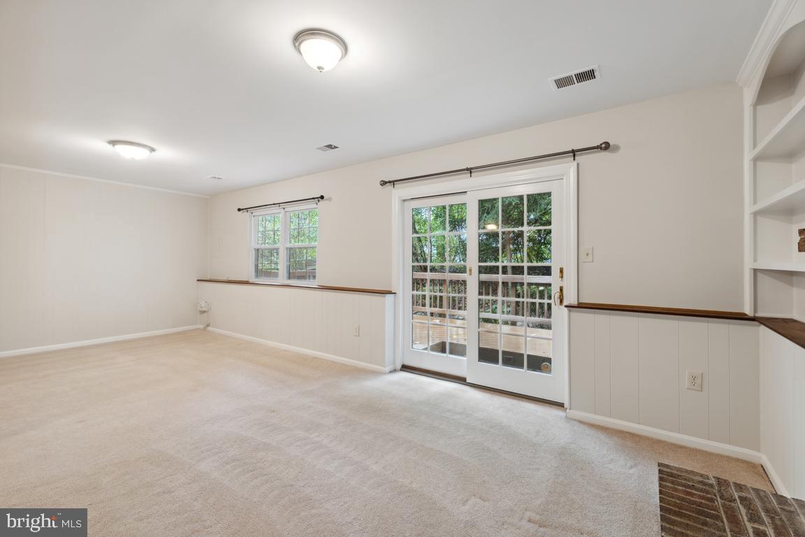 9947 Hemlock Woods LANE