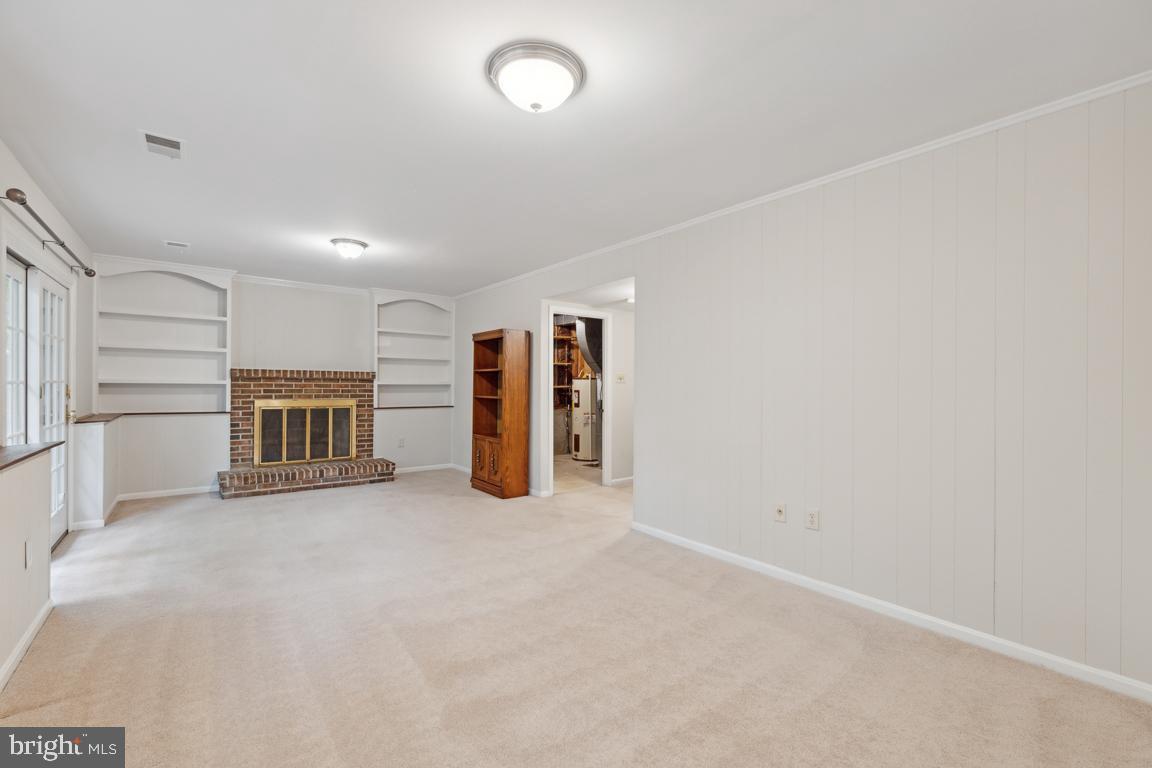 9947 Hemlock Woods LANE