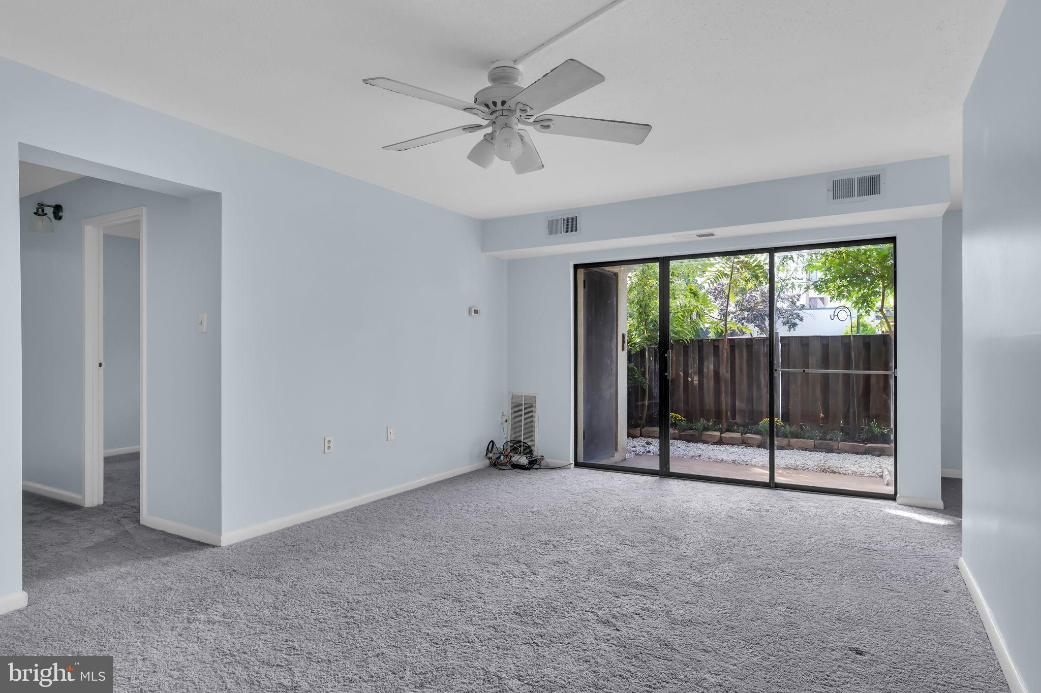 623 Center STREET Unit: T4