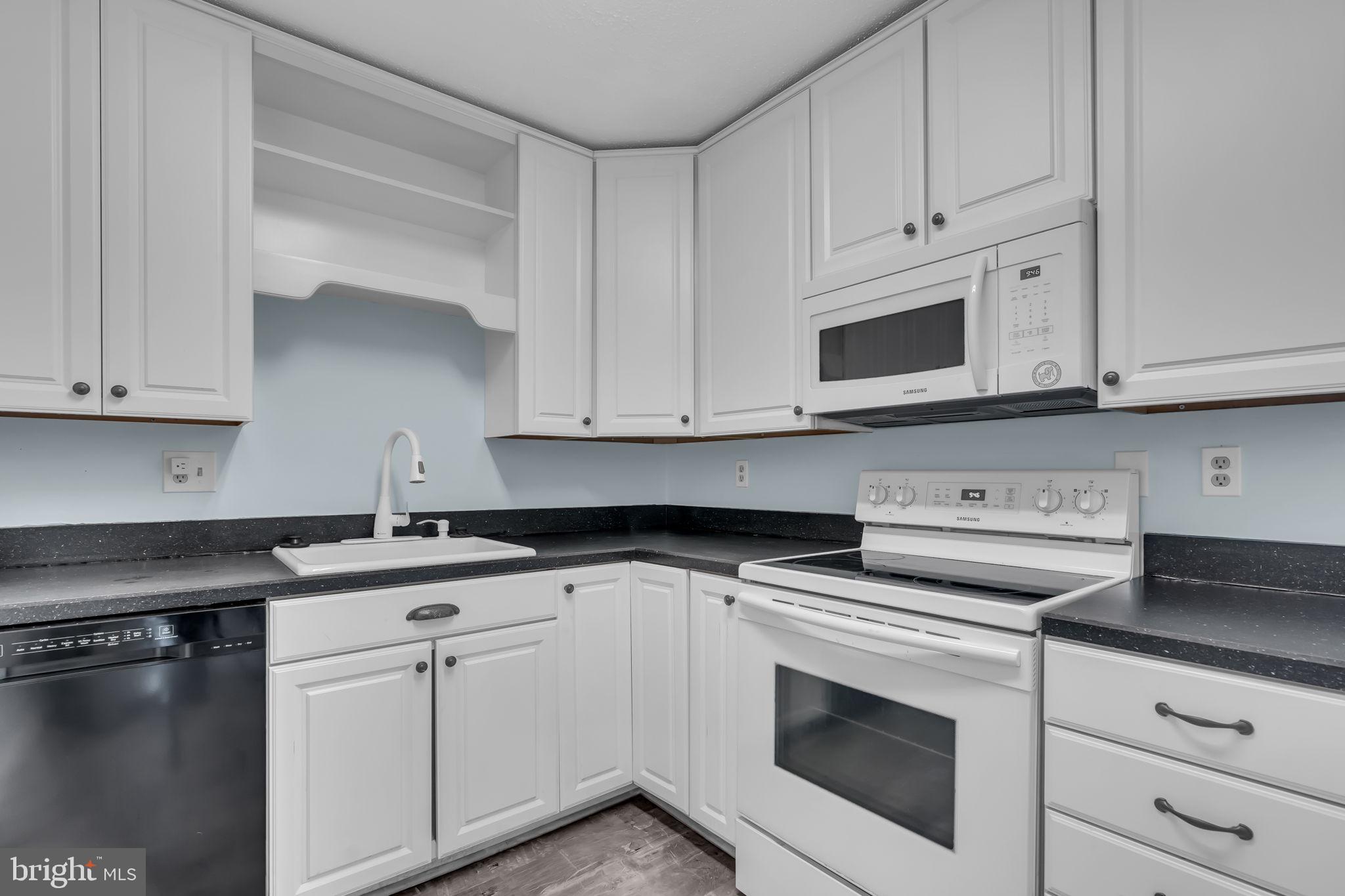 623 Center STREET Unit: T4