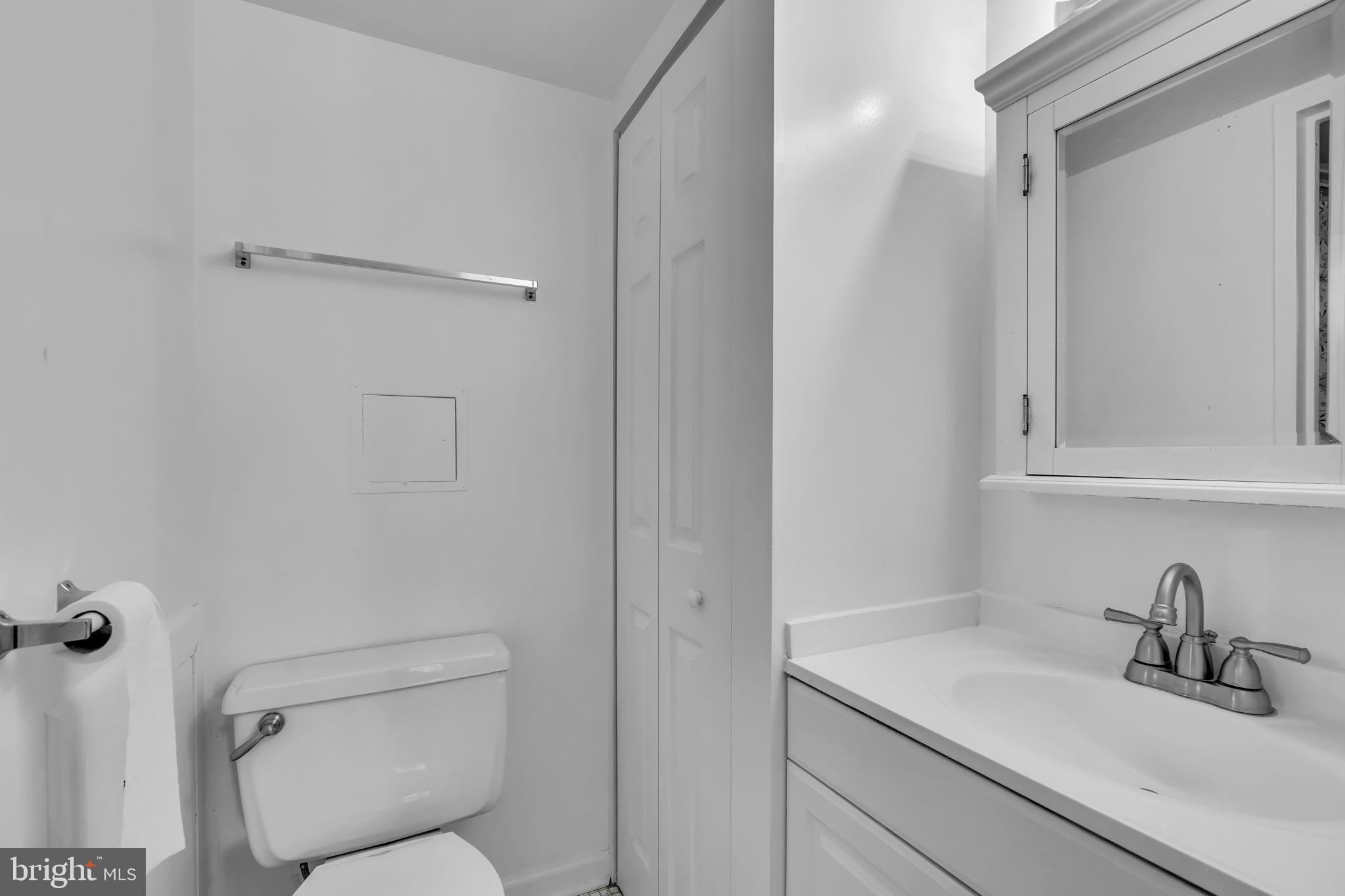623 Center STREET Unit: T4